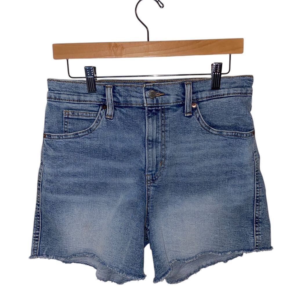 Signature by Levi Strauss Heritage High Rise Denim Shorts Light Wash Raw Hem 6 - Picture 3 of 9